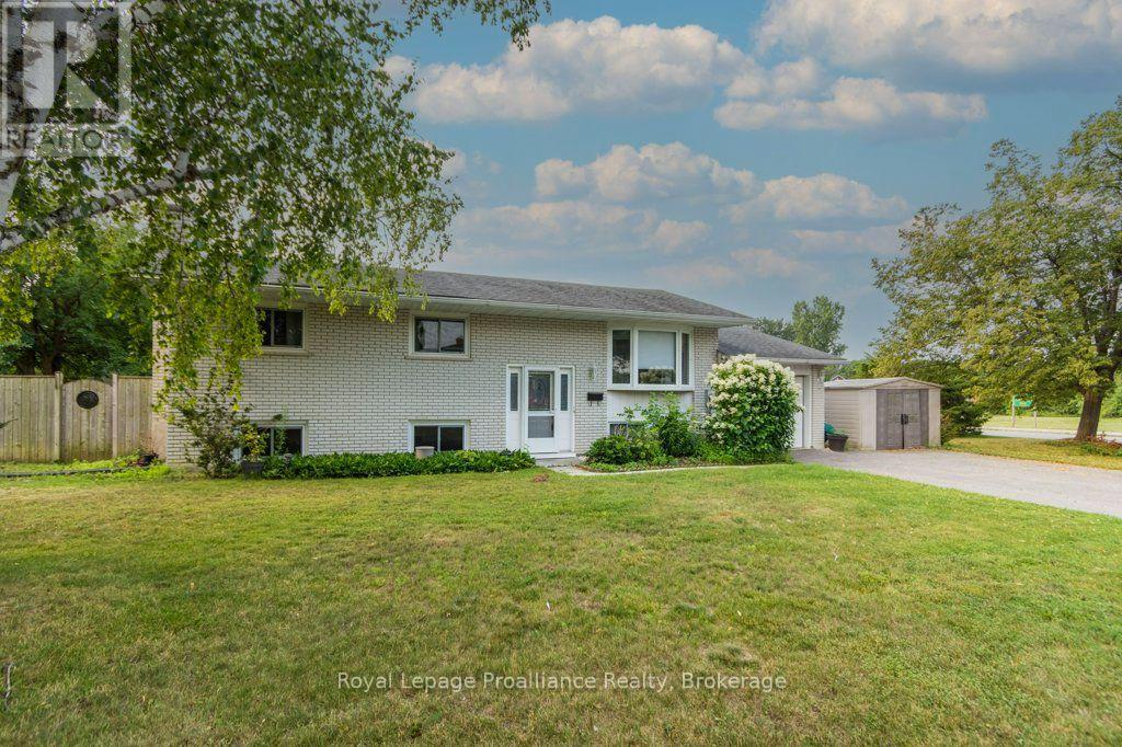 4 O'NEIL CRESCENT - 1