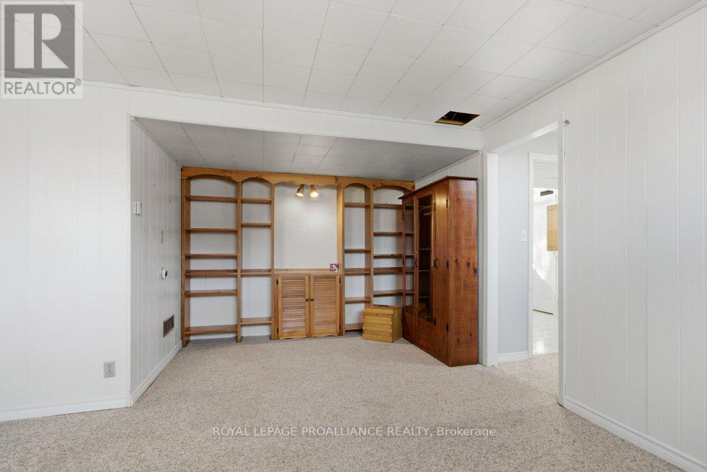 4 O'NEIL CRESCENT - 22