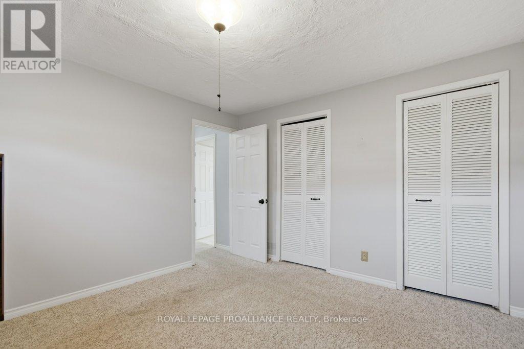 4 O'NEIL CRESCENT - 24