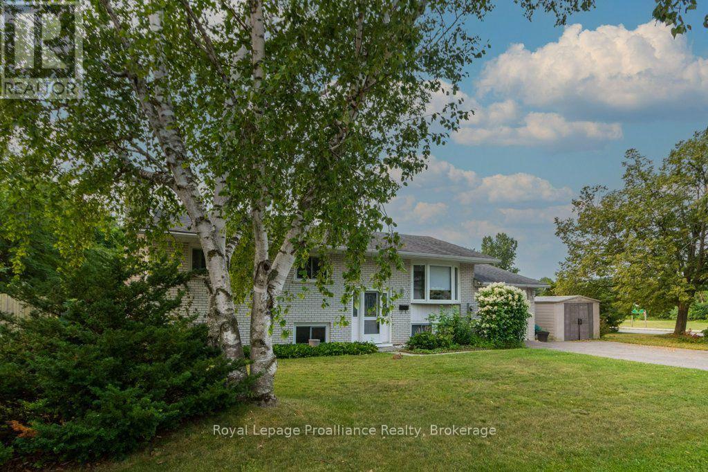 4 O'NEIL CRESCENT - 2
