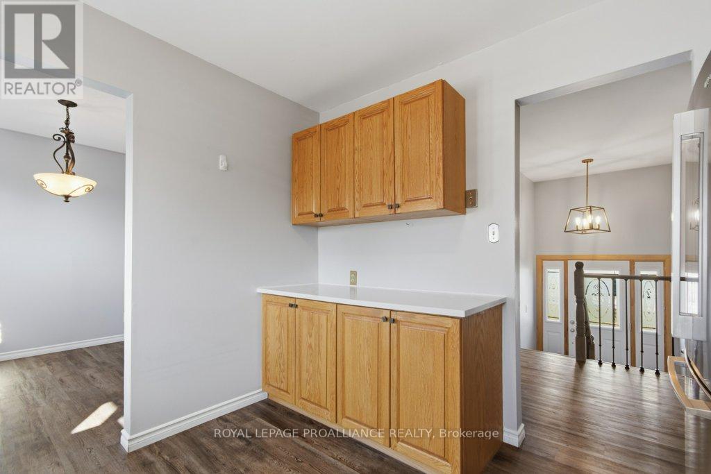 4 O'NEIL CRESCENT - 12