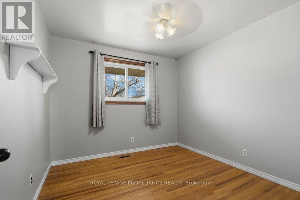 4 O'NEIL CRESCENT - 15