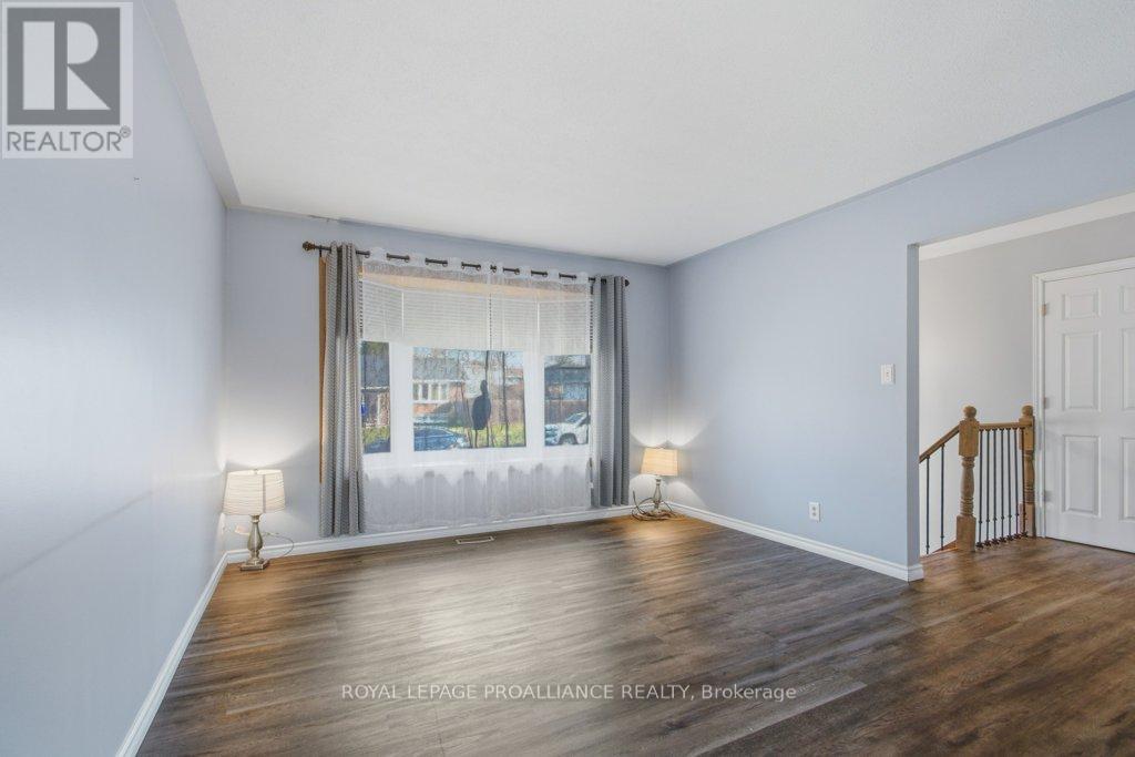 4 O'NEIL CRESCENT - 7