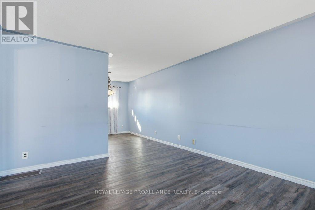 4 O'NEIL CRESCENT - 8