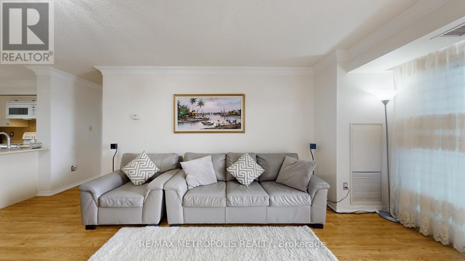 #403 2772 KEELE STREET - 11