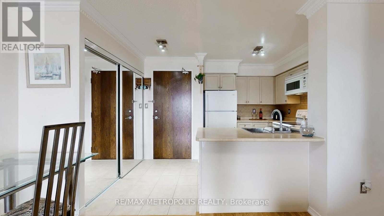 #403 2772 KEELE STREET - 15