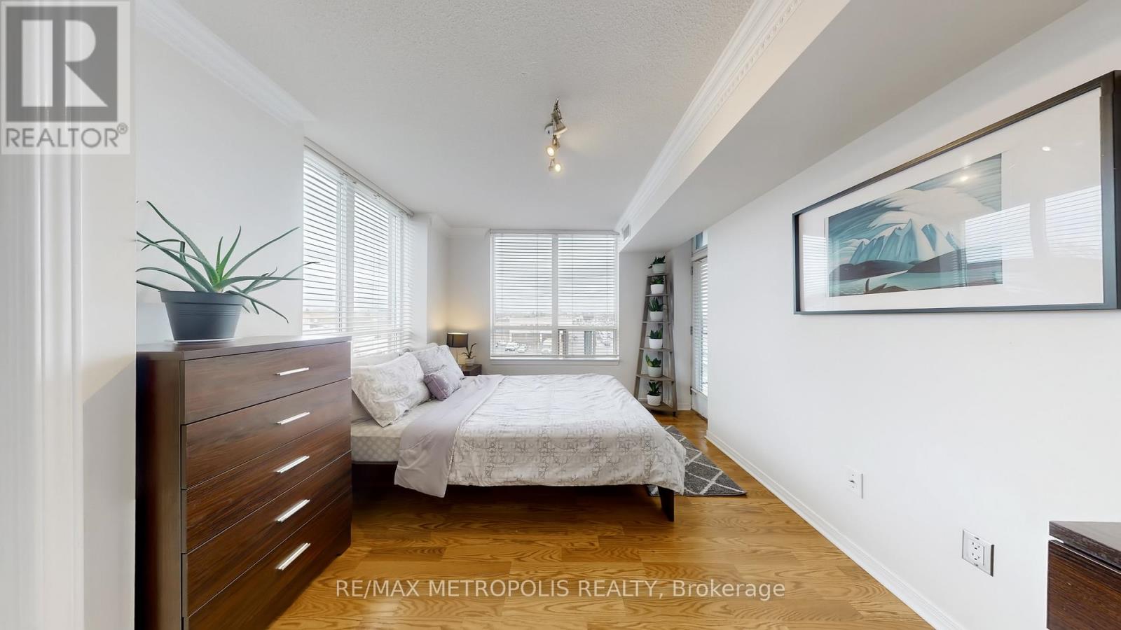 #403 2772 KEELE STREET - 20
