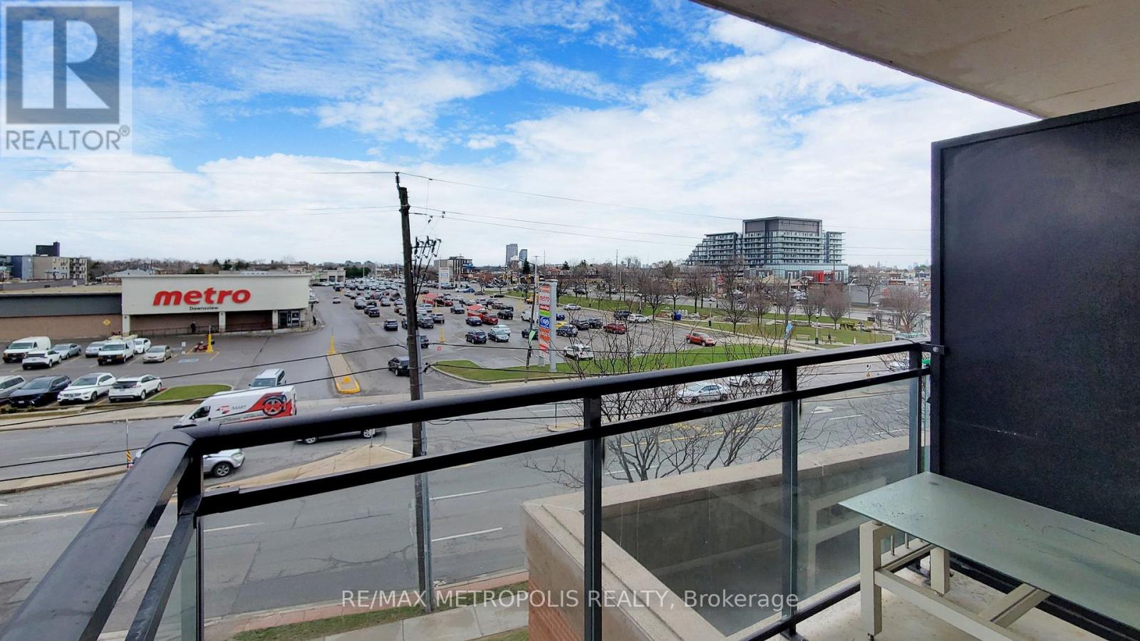#403 2772 KEELE STREET - 33