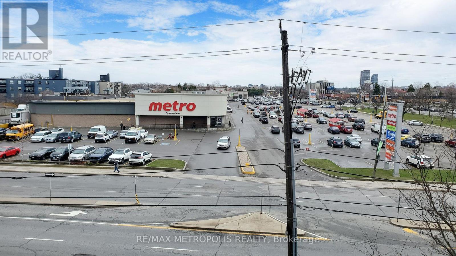 #403 2772 KEELE STREET - 34