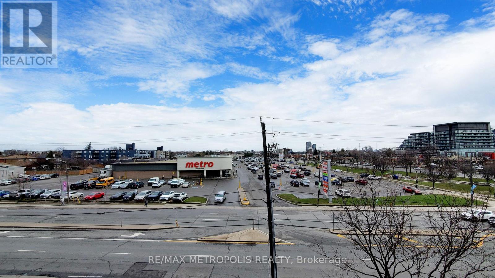 #403 2772 KEELE STREET - 35