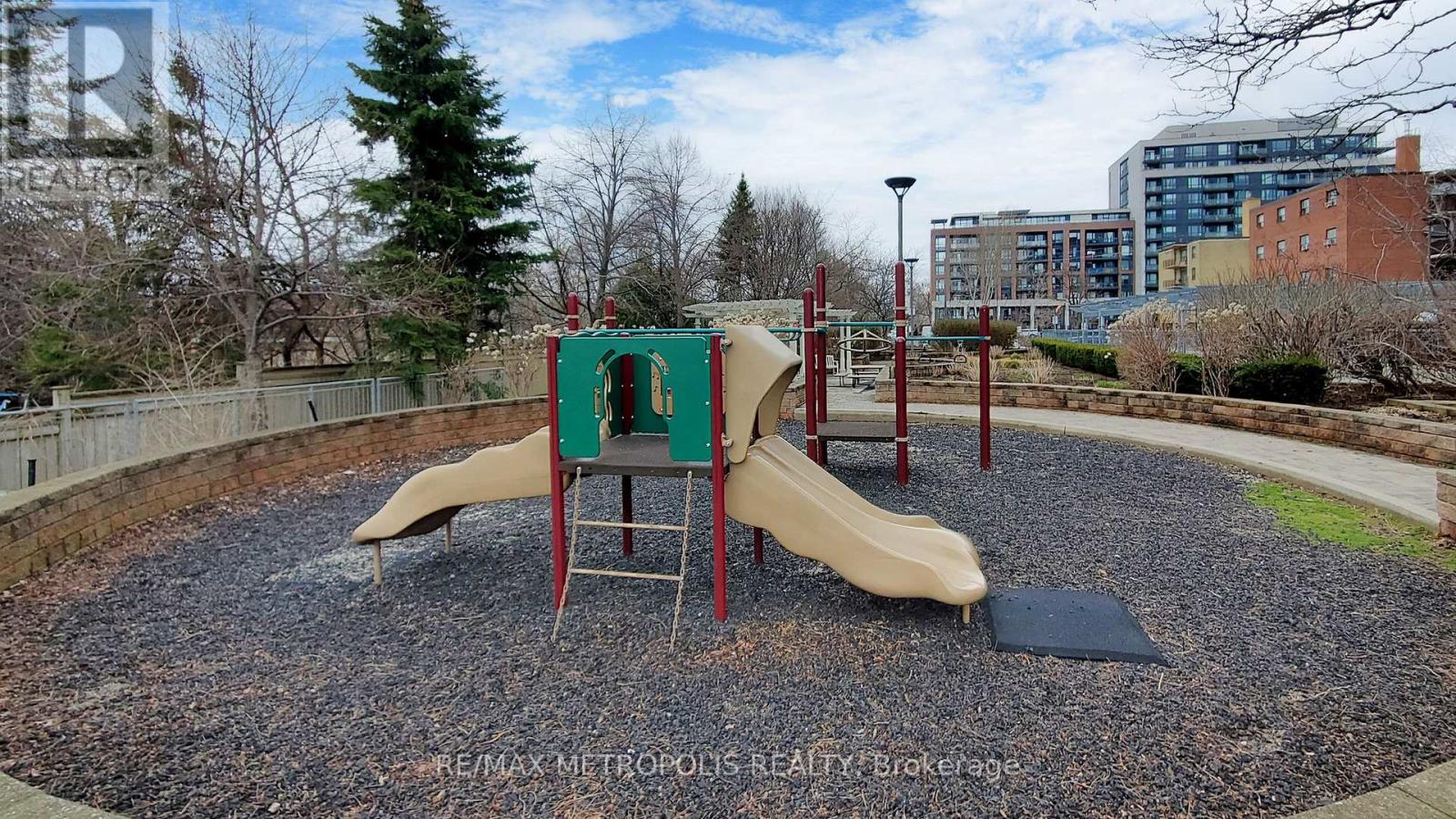 #403 2772 KEELE STREET - 48