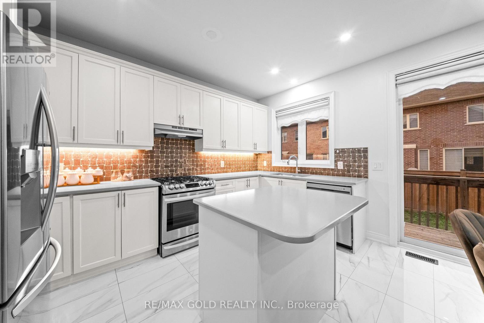 11 SINATRA STREET - 10