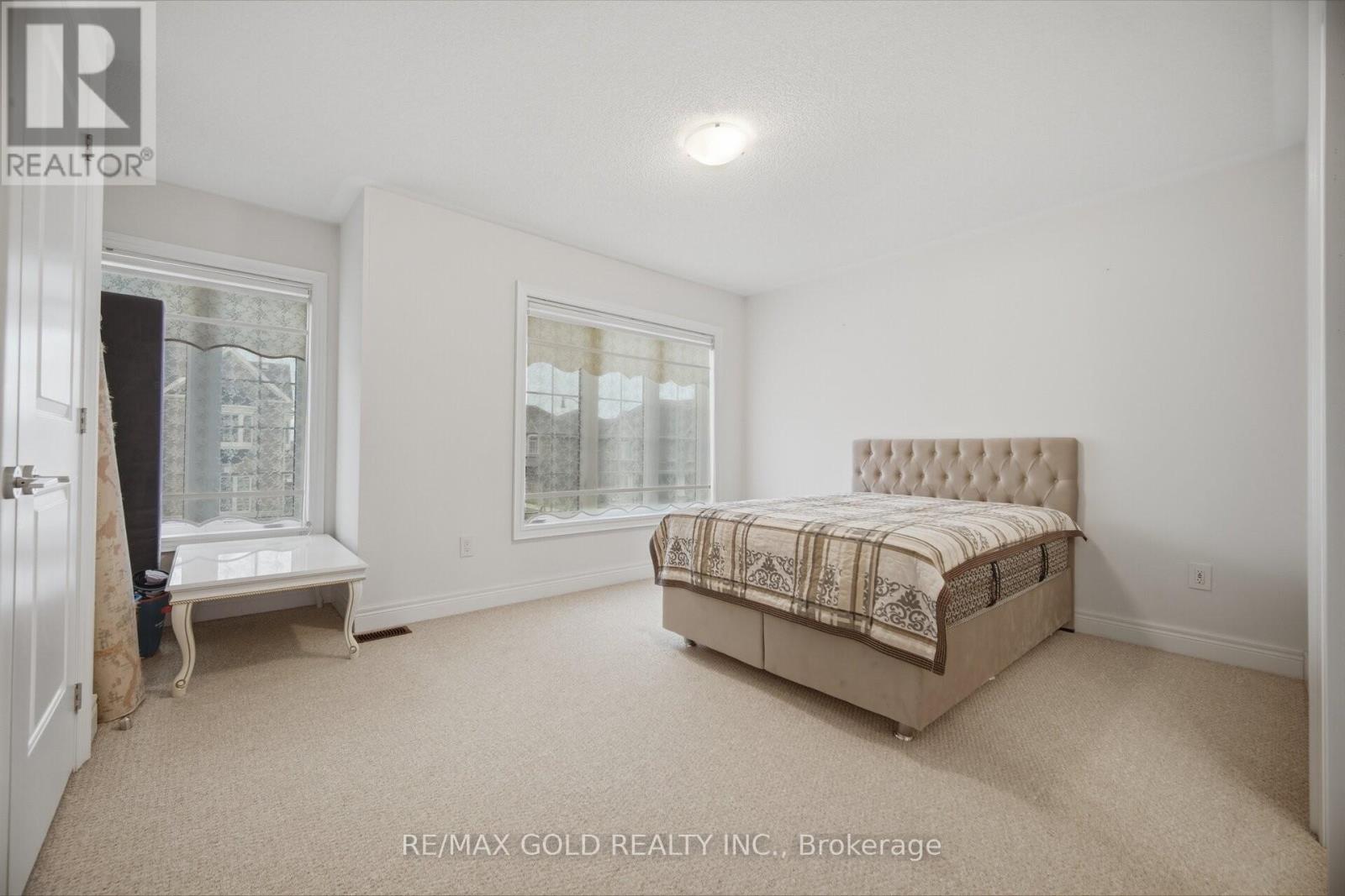 11 SINATRA STREET - 19