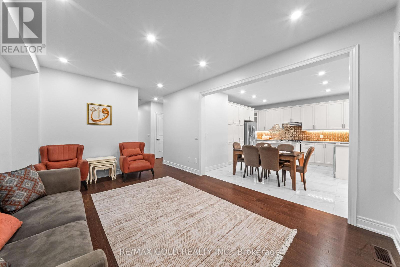 11 SINATRA STREET - 3