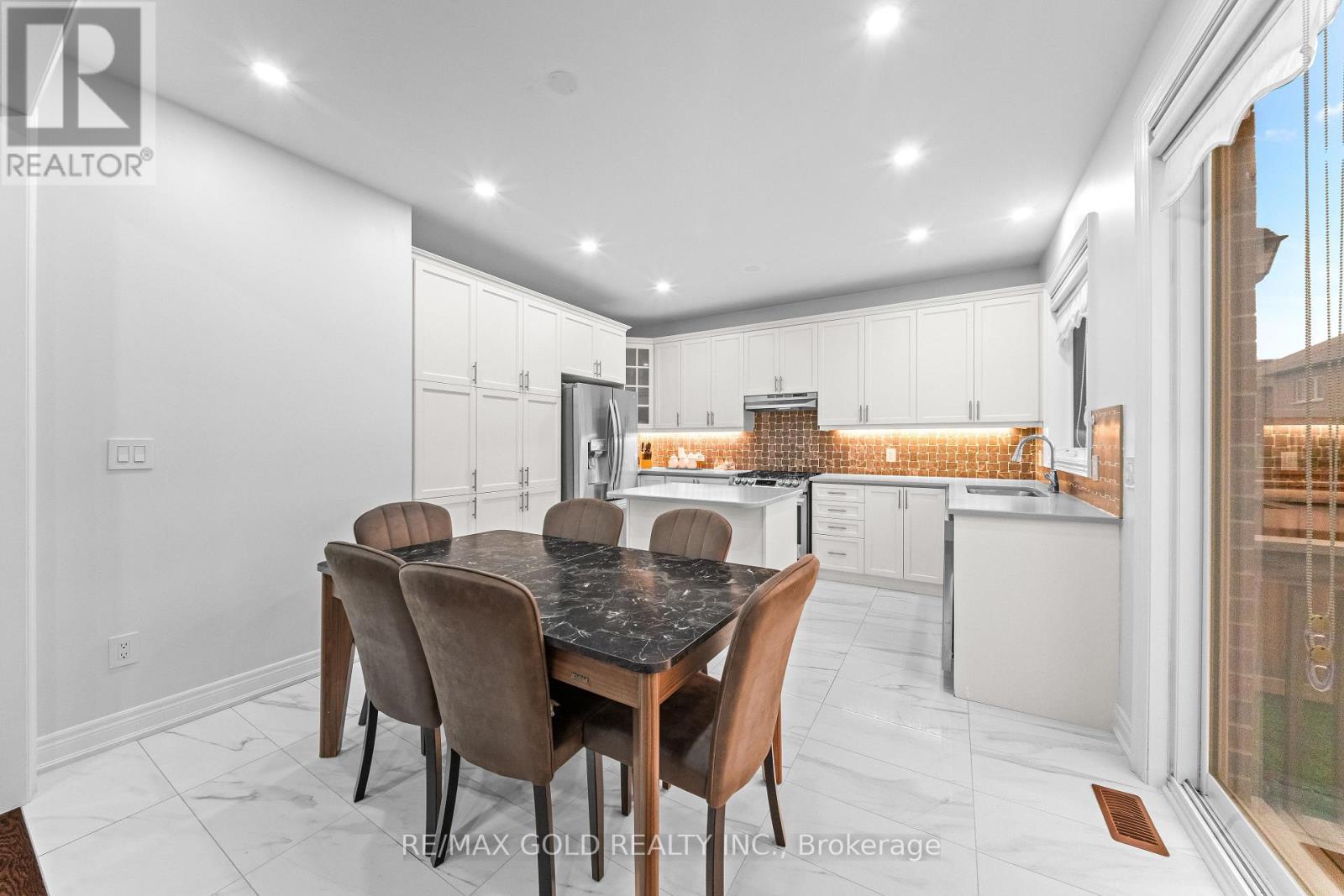 11 SINATRA STREET - 8