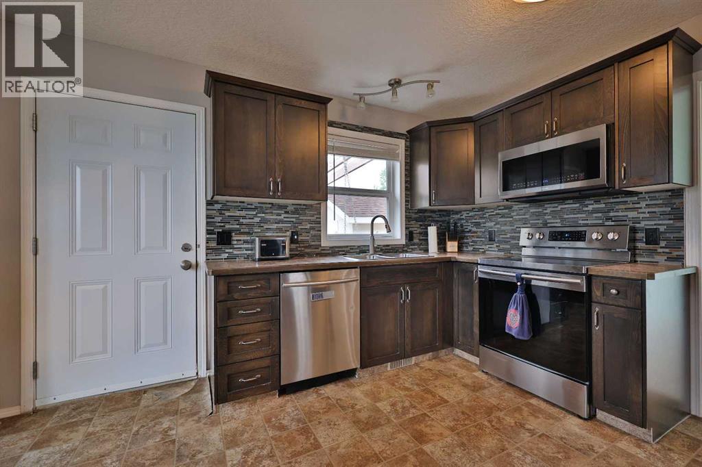 4602 6 Street - 7
