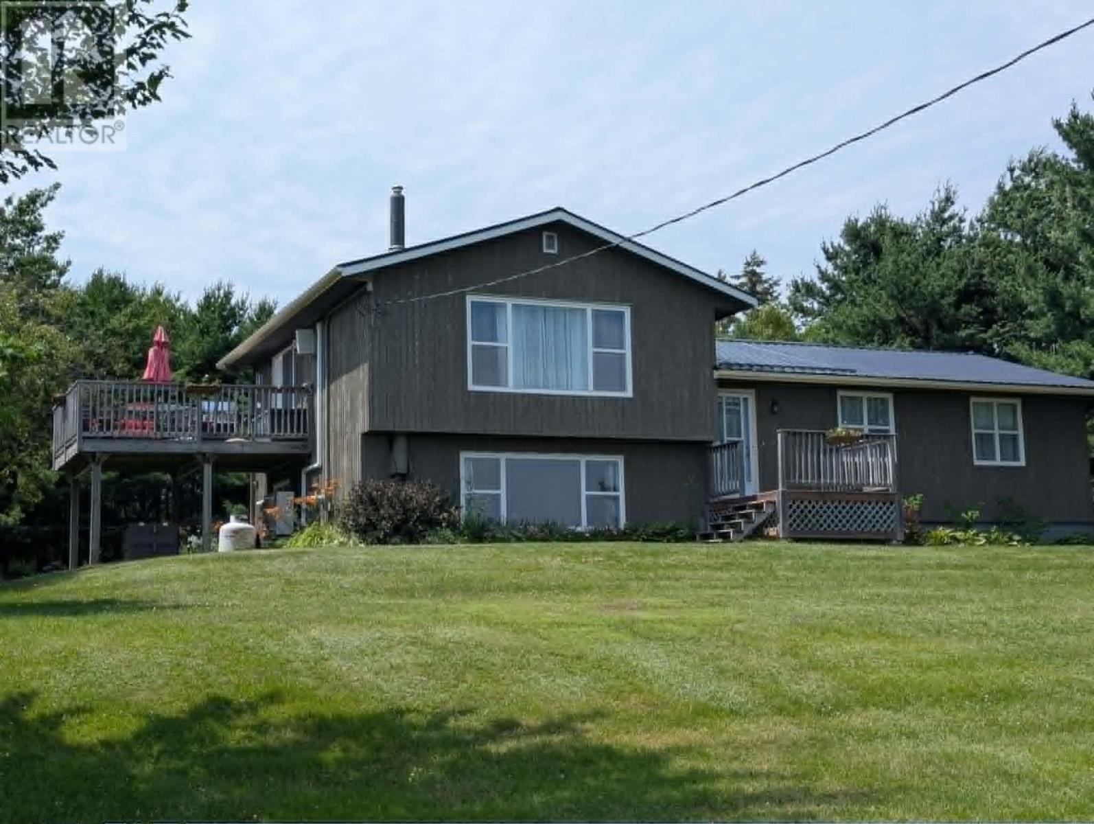 1524 Fountain Road - 1