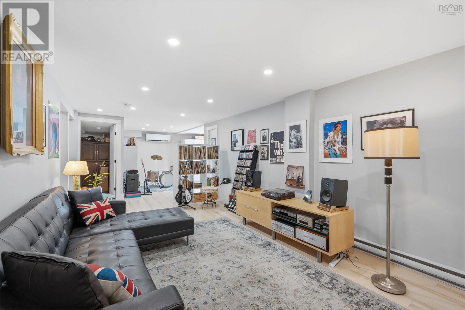3405 Claremont Street - 21