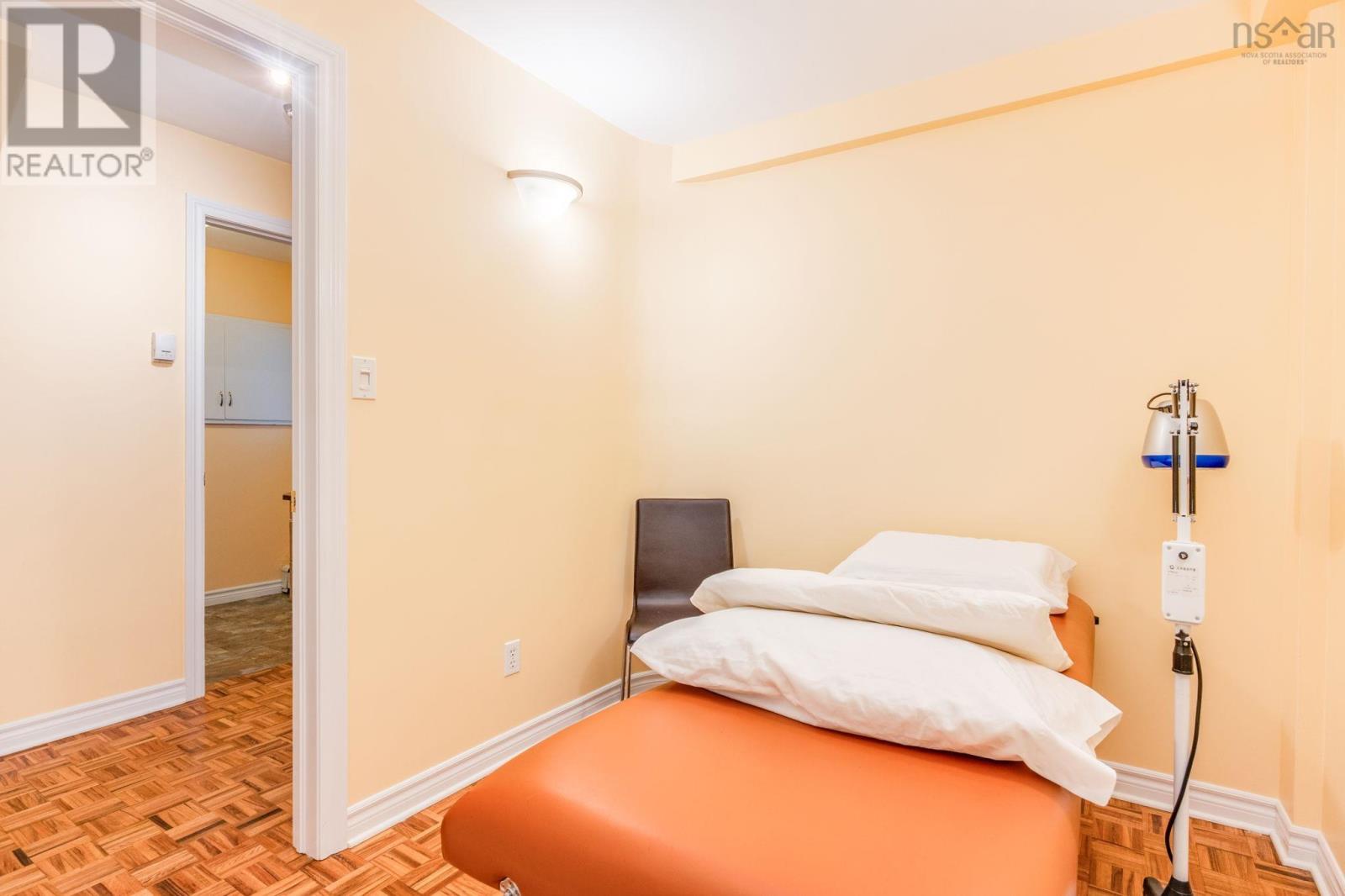 69 Bayview Road - 35