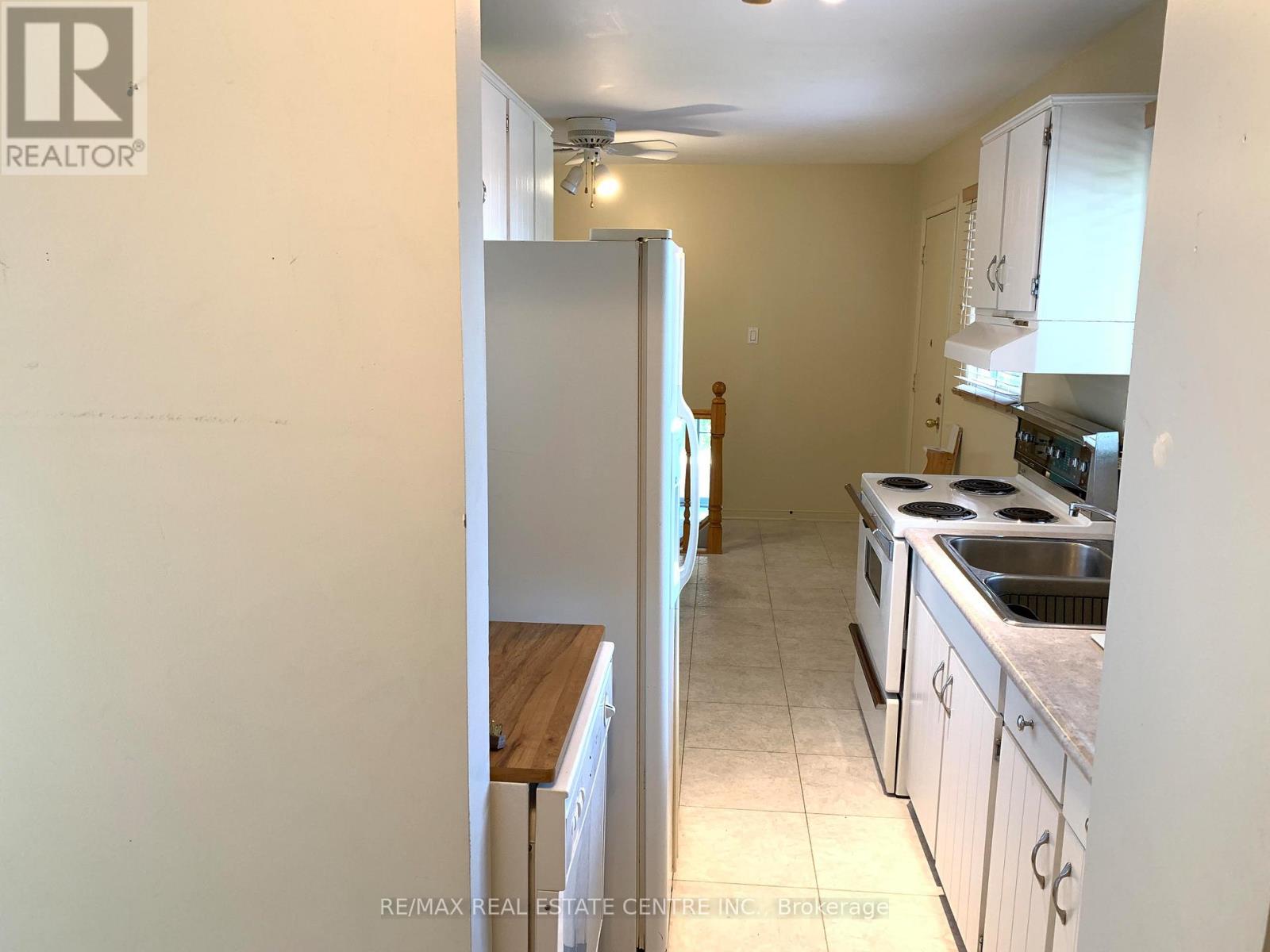 14 SANDSPRINGS CRESCENT - Image 21