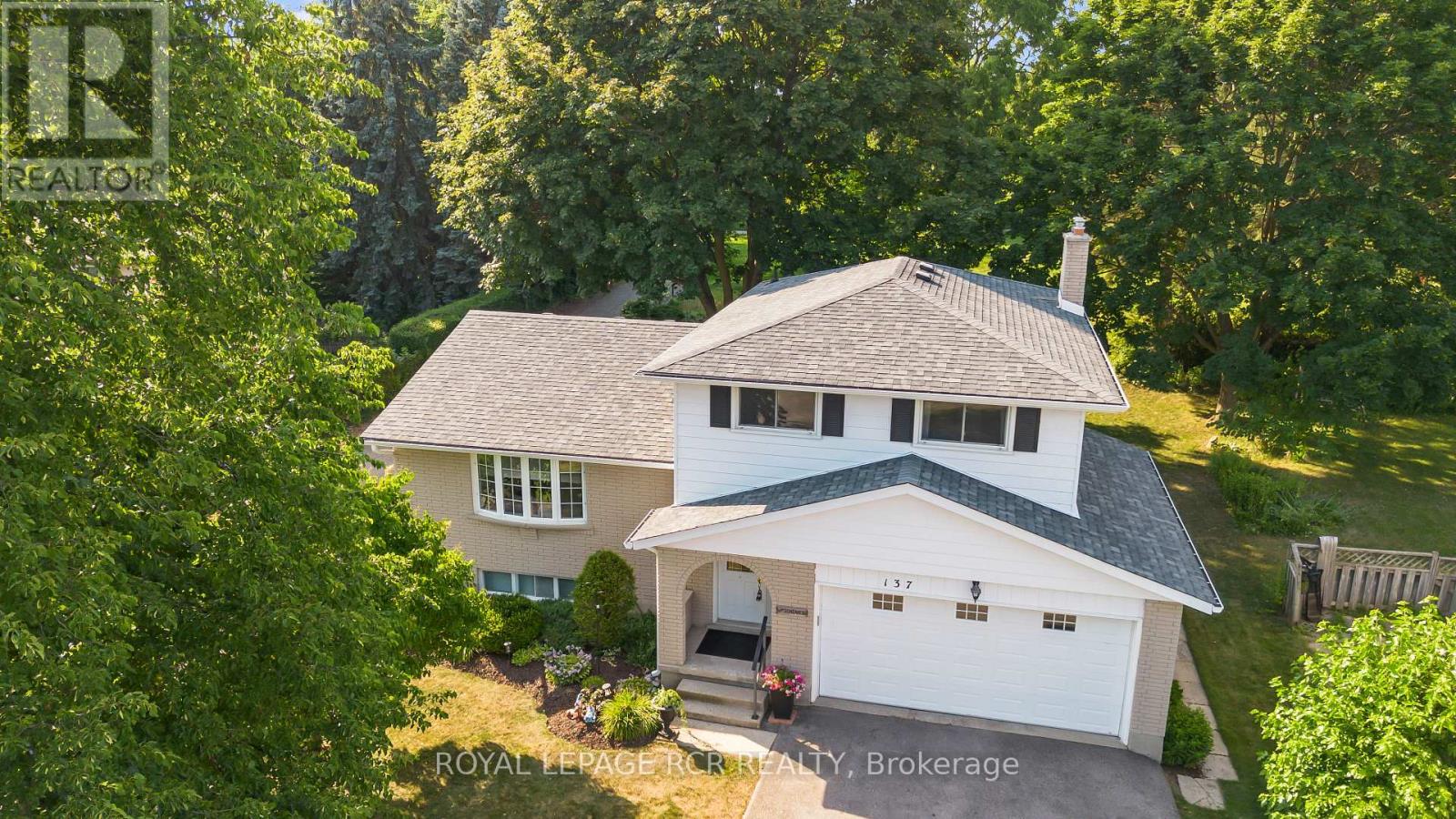 137 WHITE PINE CRESCENT - 2