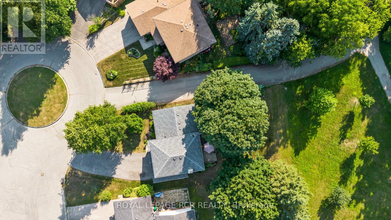 137 WHITE PINE CRESCENT - 3