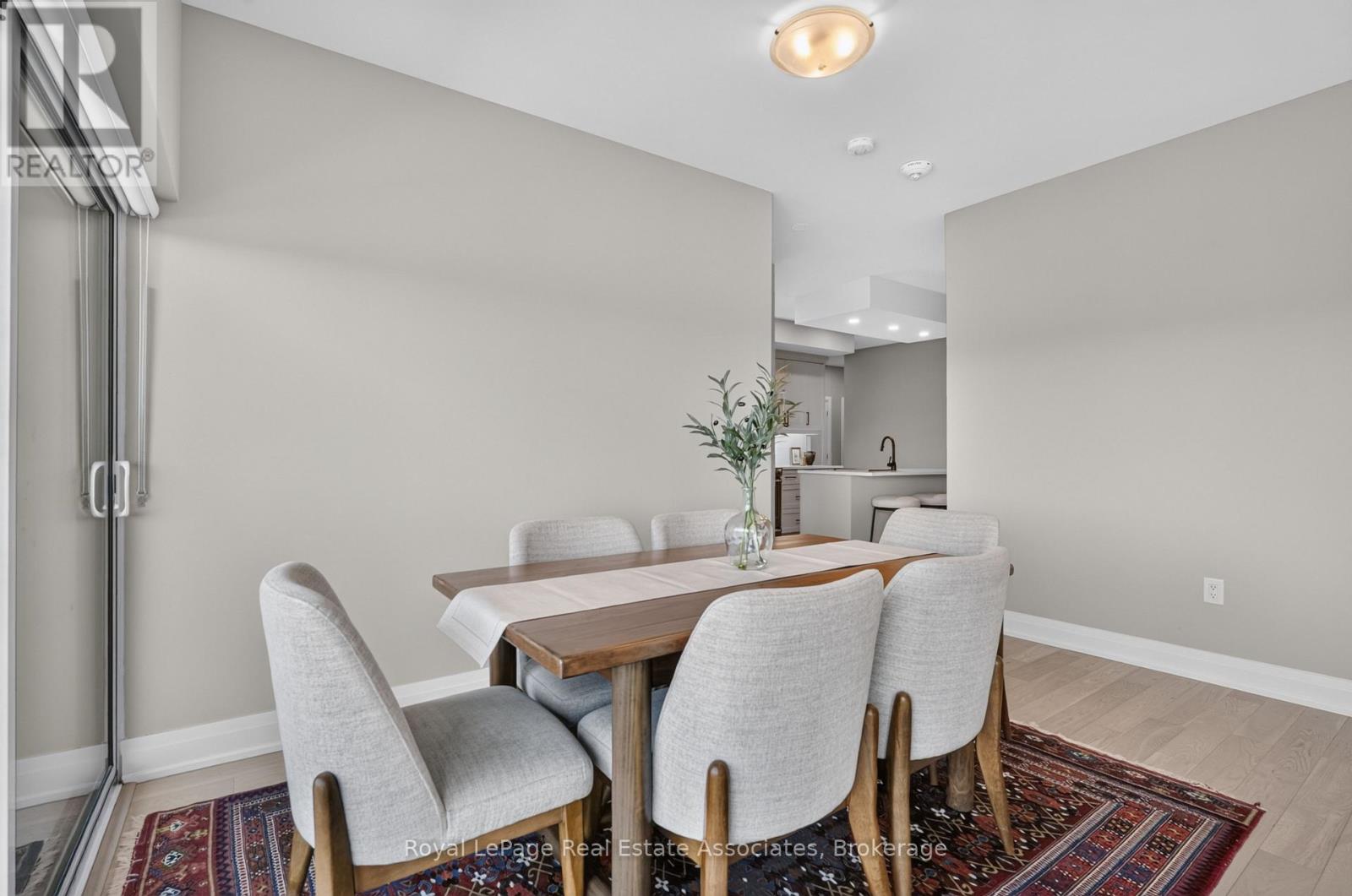 #612 71 WYNDHAM STREET S - 12