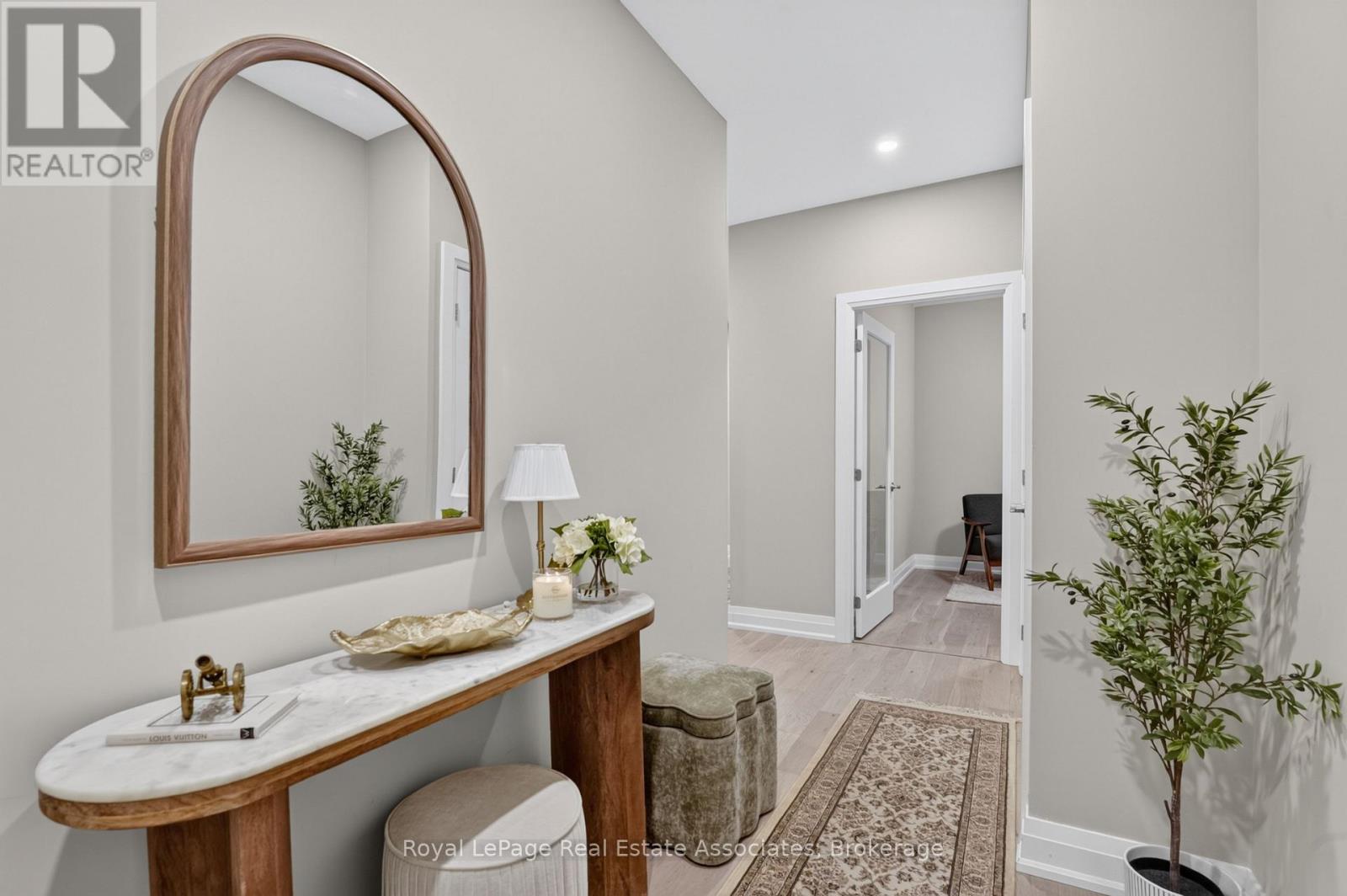 #612 71 WYNDHAM STREET S - 2