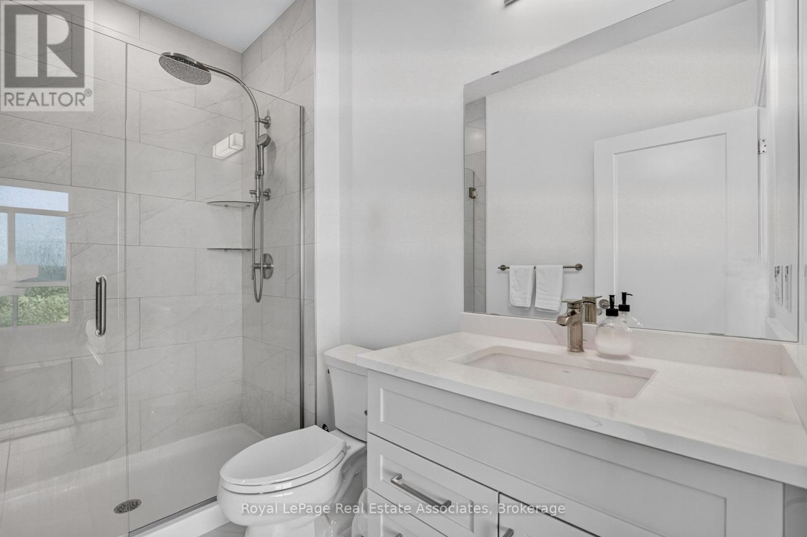 #612 71 WYNDHAM STREET S - 22