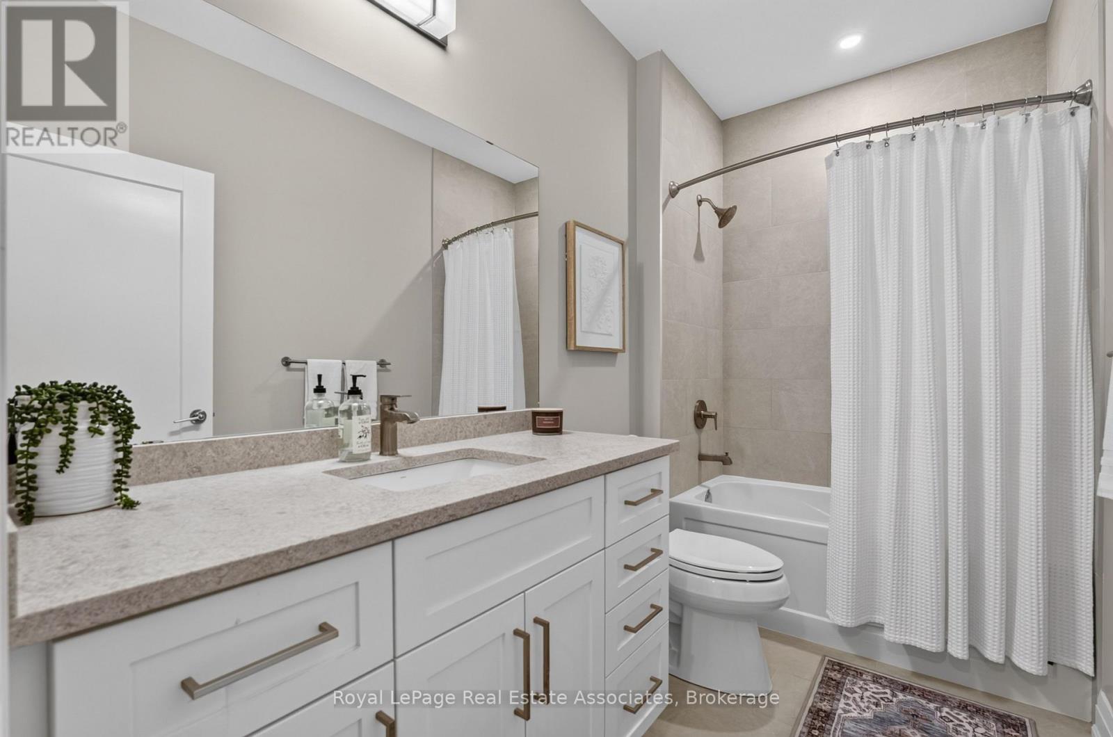#612 71 WYNDHAM STREET S - 28
