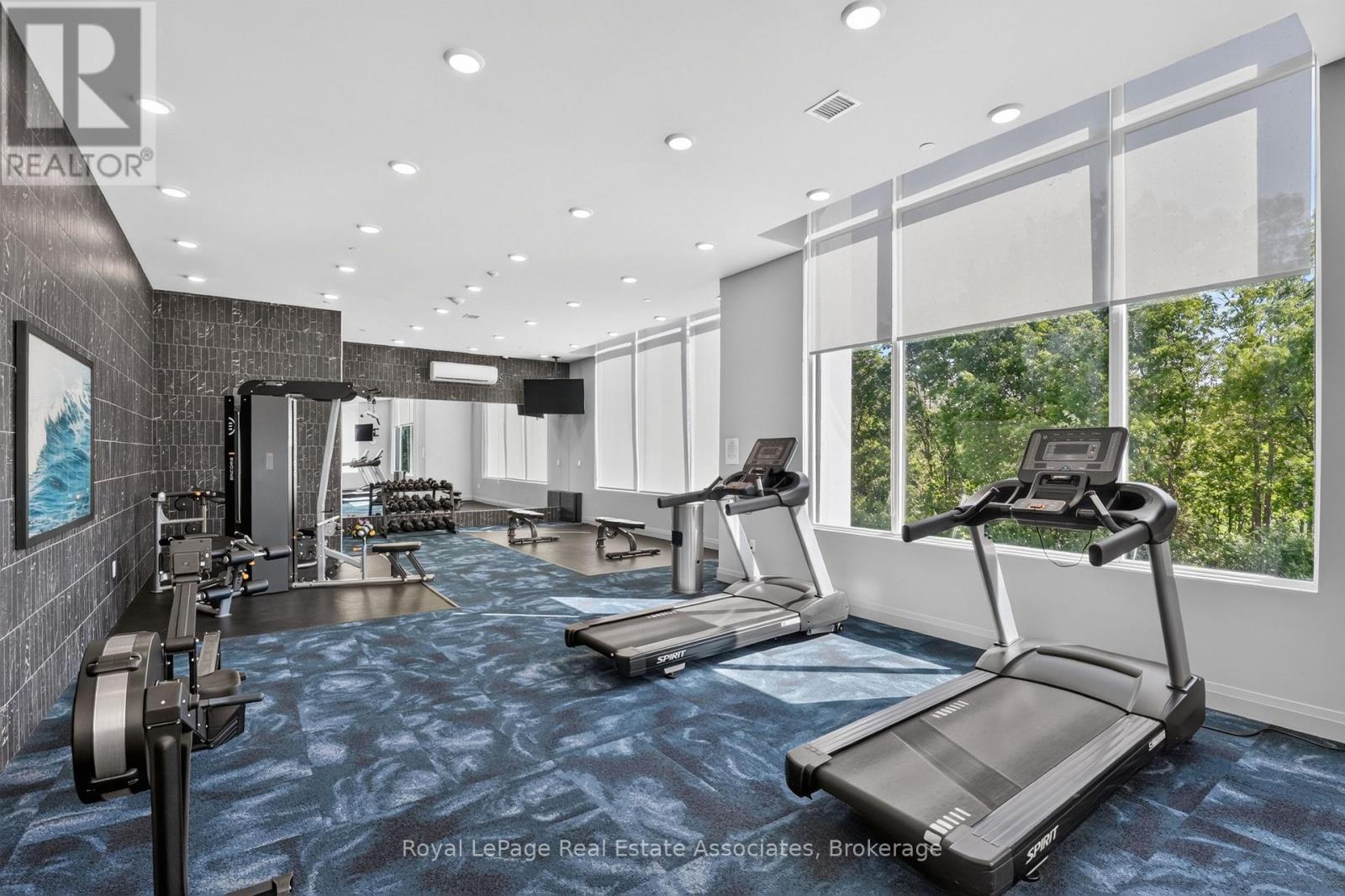 #612 71 WYNDHAM STREET S - 37
