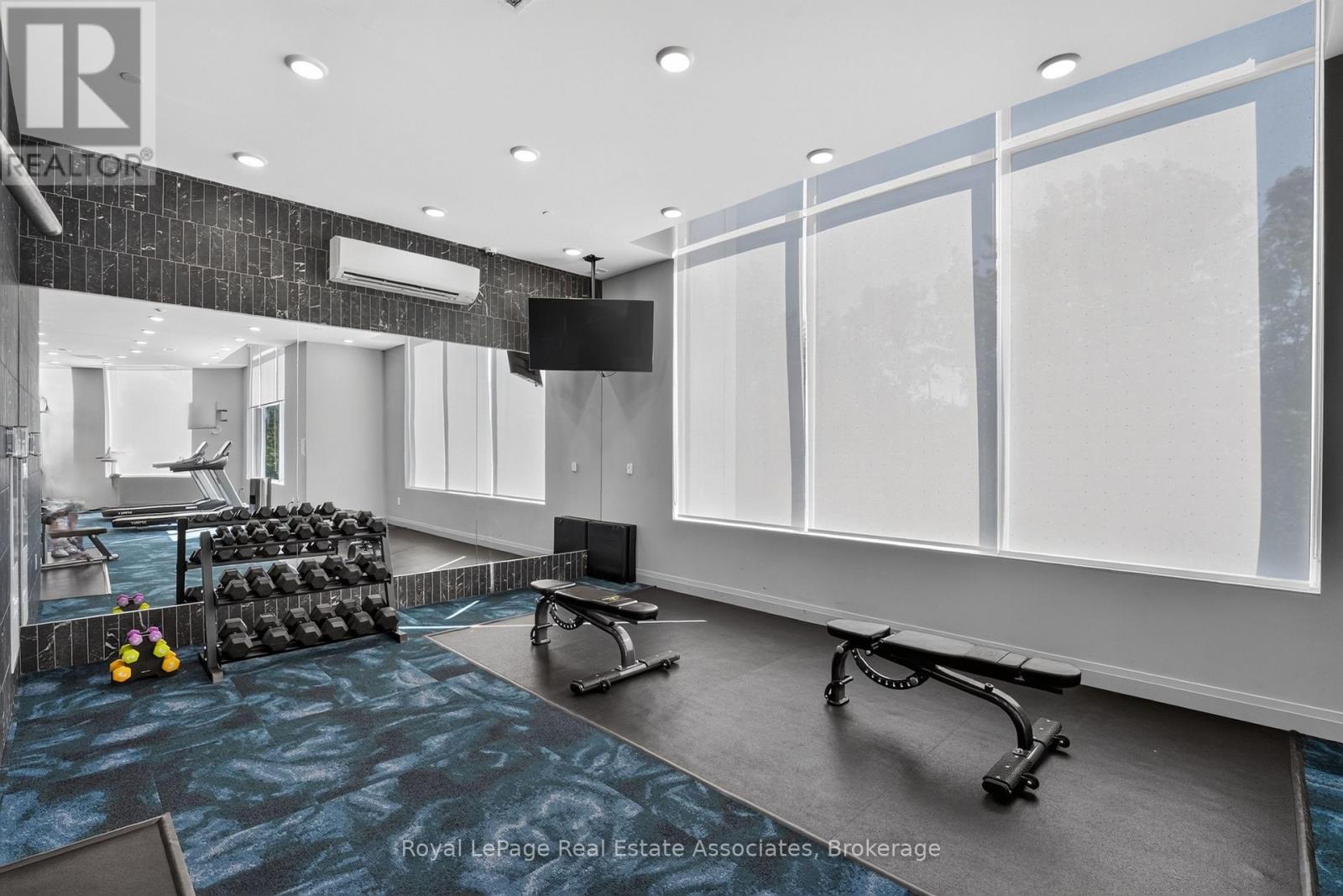 #612 71 WYNDHAM STREET S - 38
