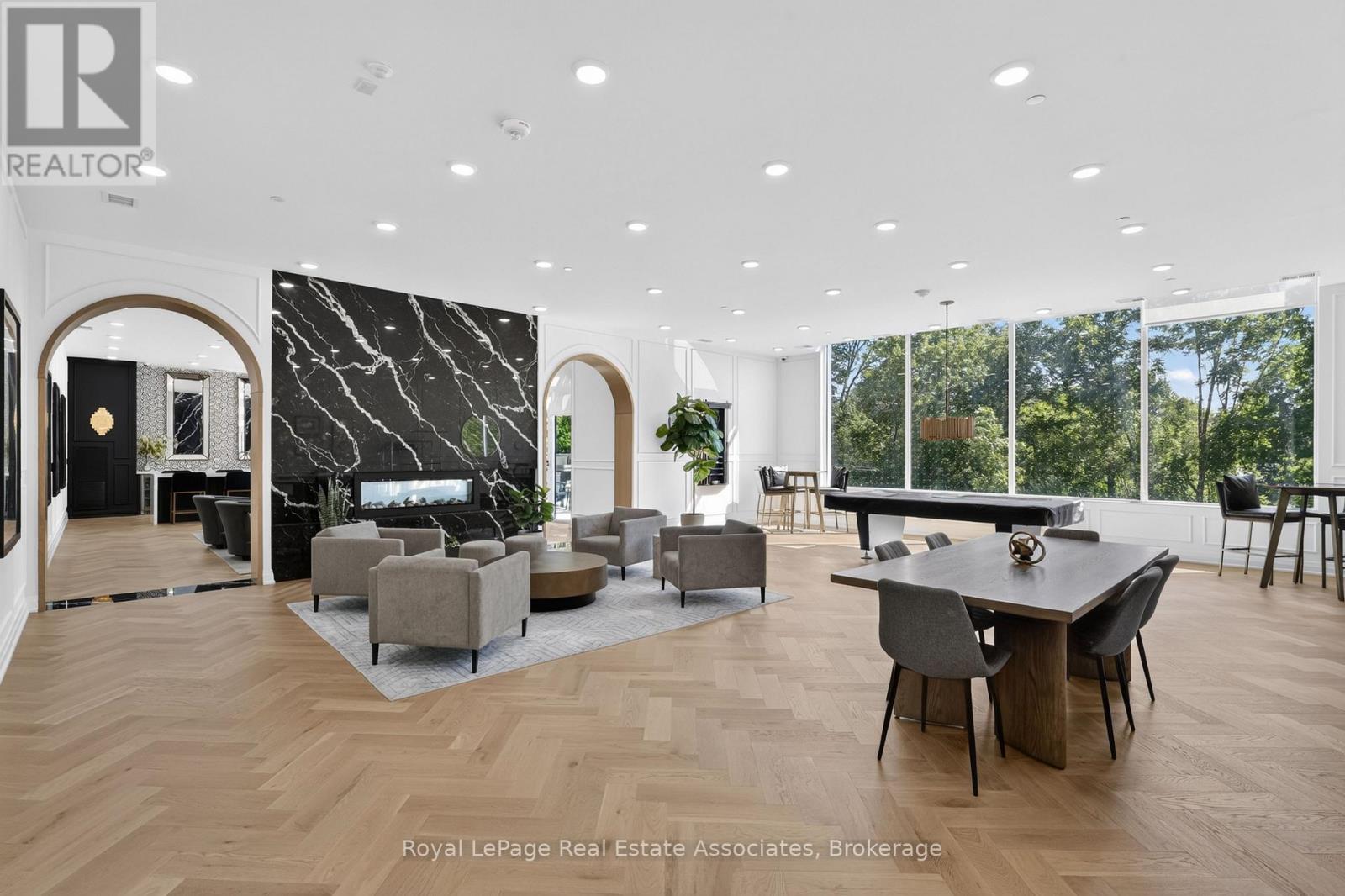 #612 71 WYNDHAM STREET S - 39
