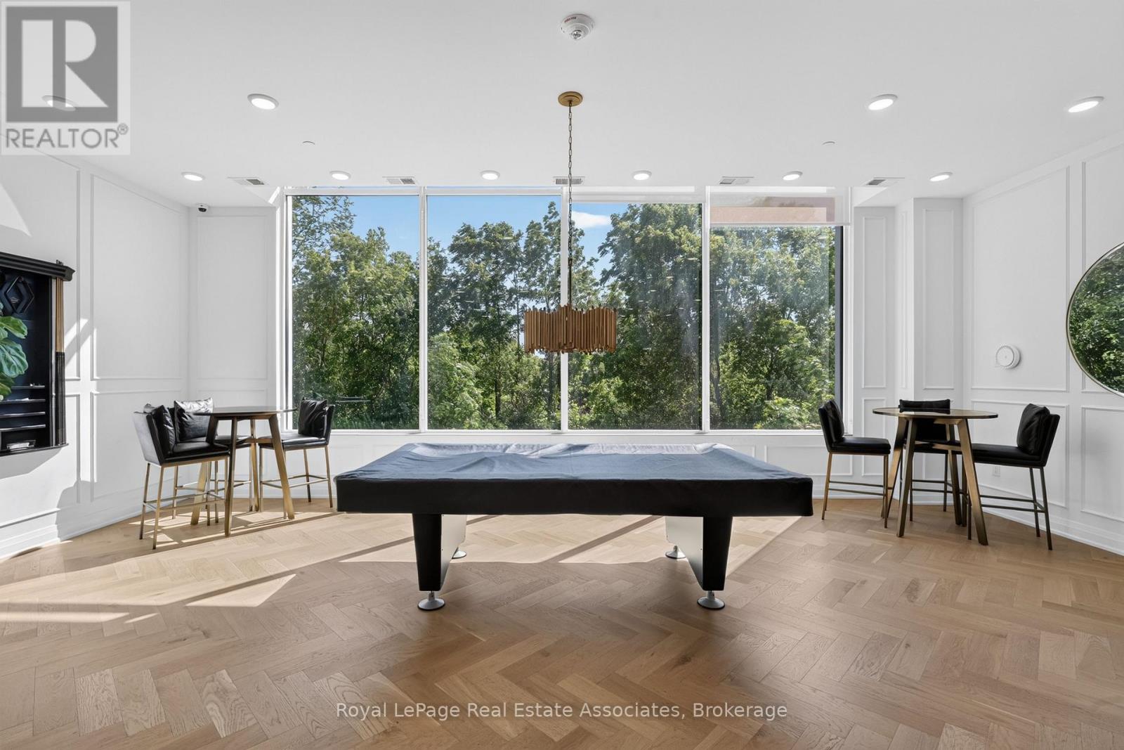 #612 71 WYNDHAM STREET S - 41