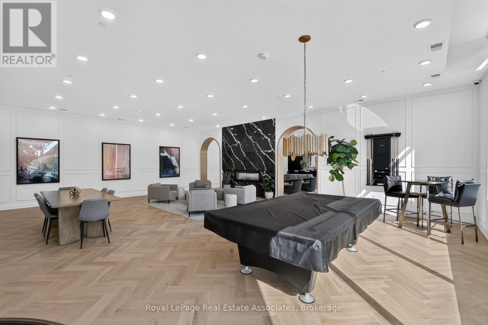#612 71 WYNDHAM STREET S - 42
