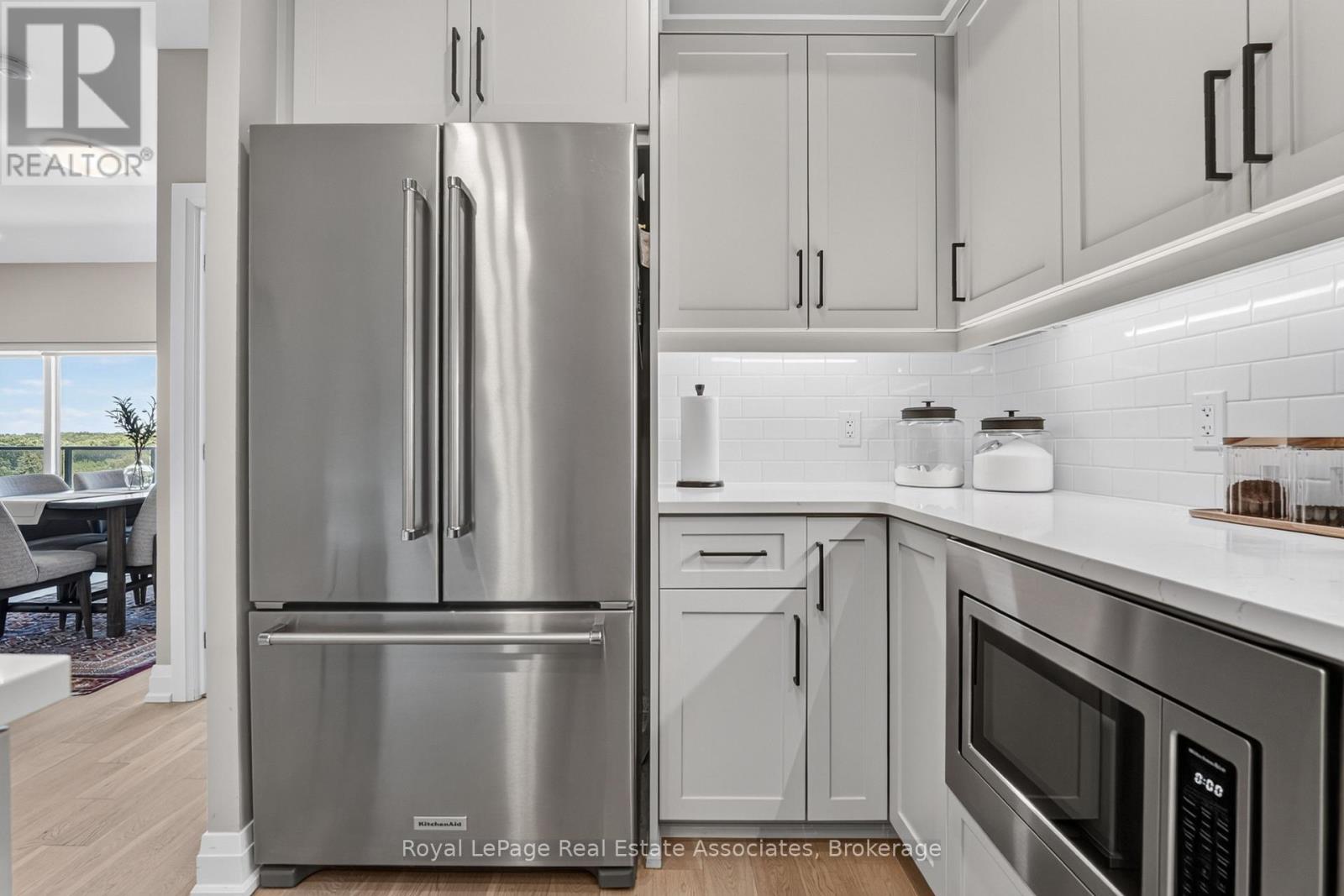 #612 71 WYNDHAM STREET S - 7