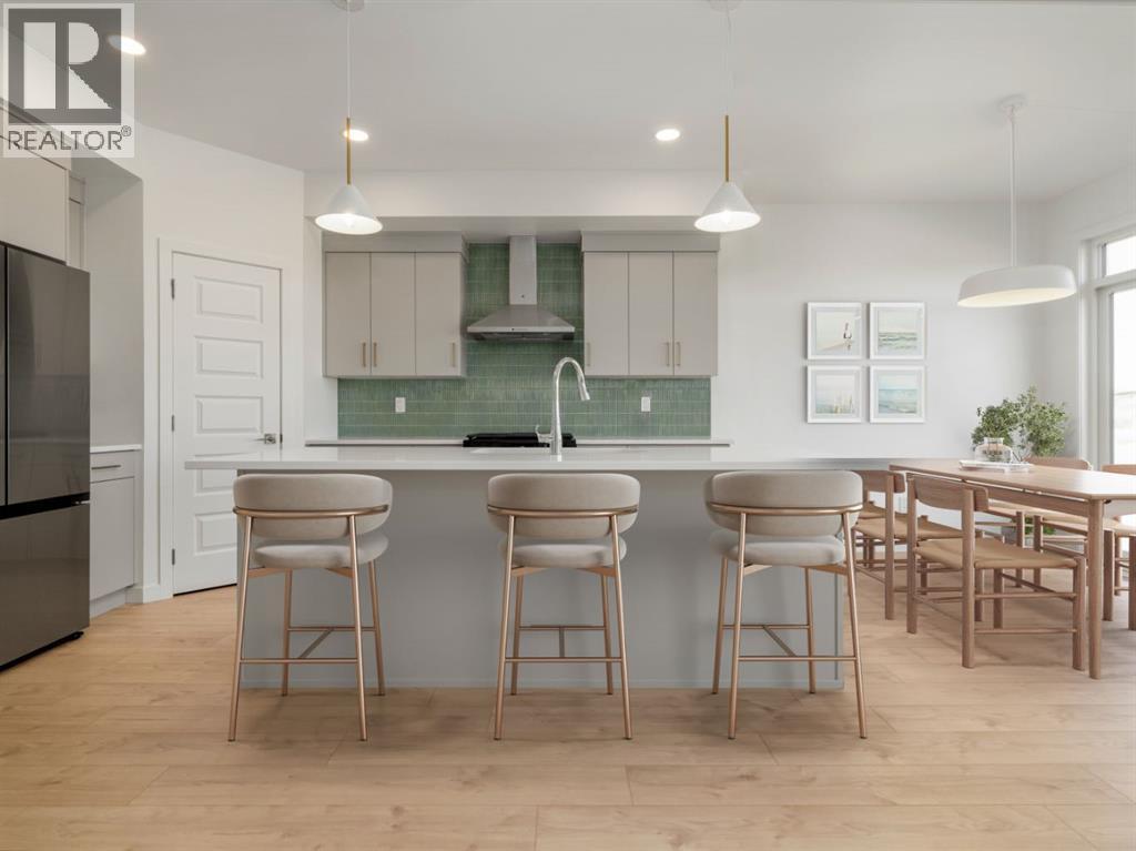 738 Violet Place W - 2