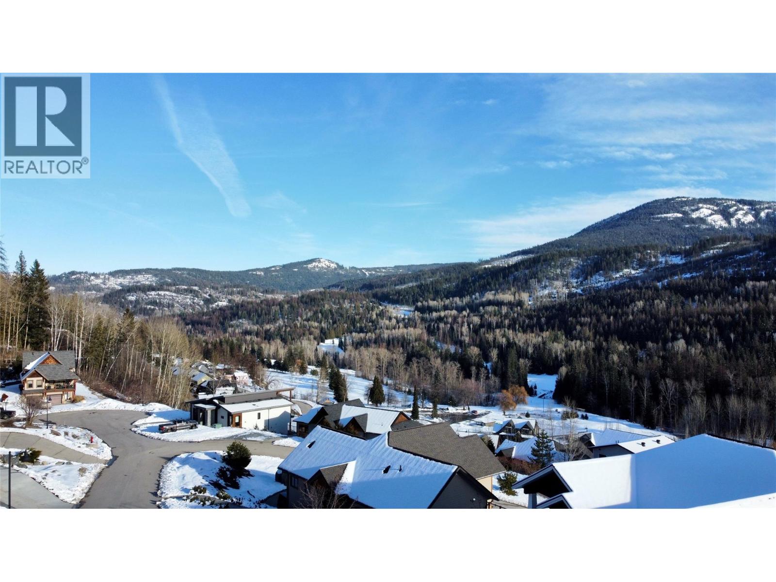 1018 SILVERTIP Road, Rossland — photo 2