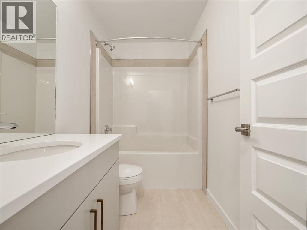 738 Violet Place W - 15