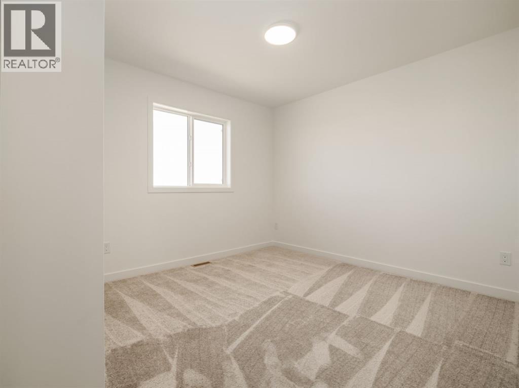 738 Violet Place W - 16