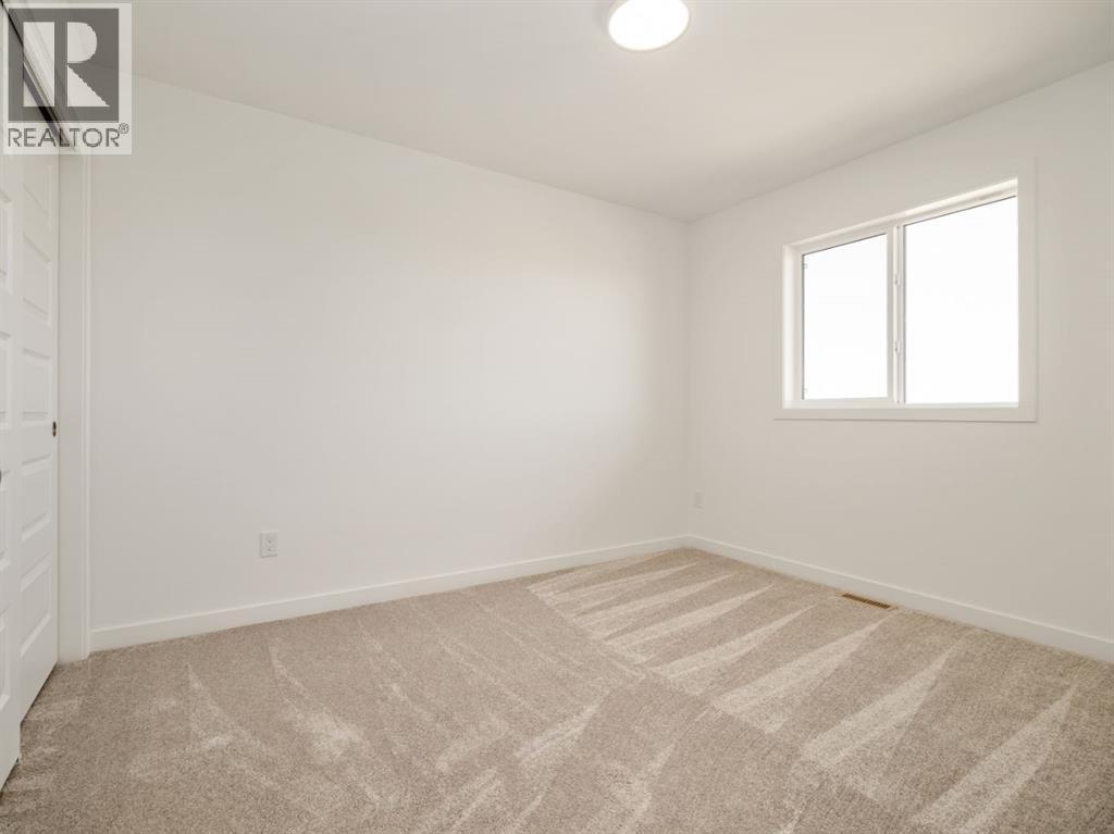 738 Violet Place W - 18