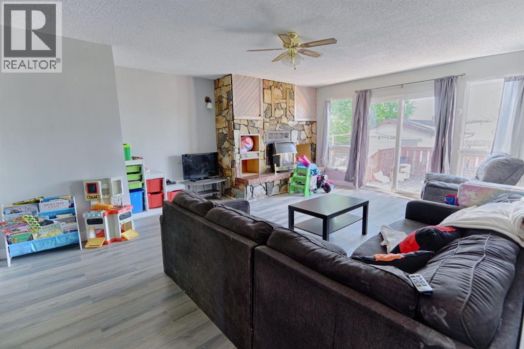 4810 57 ave - 14
