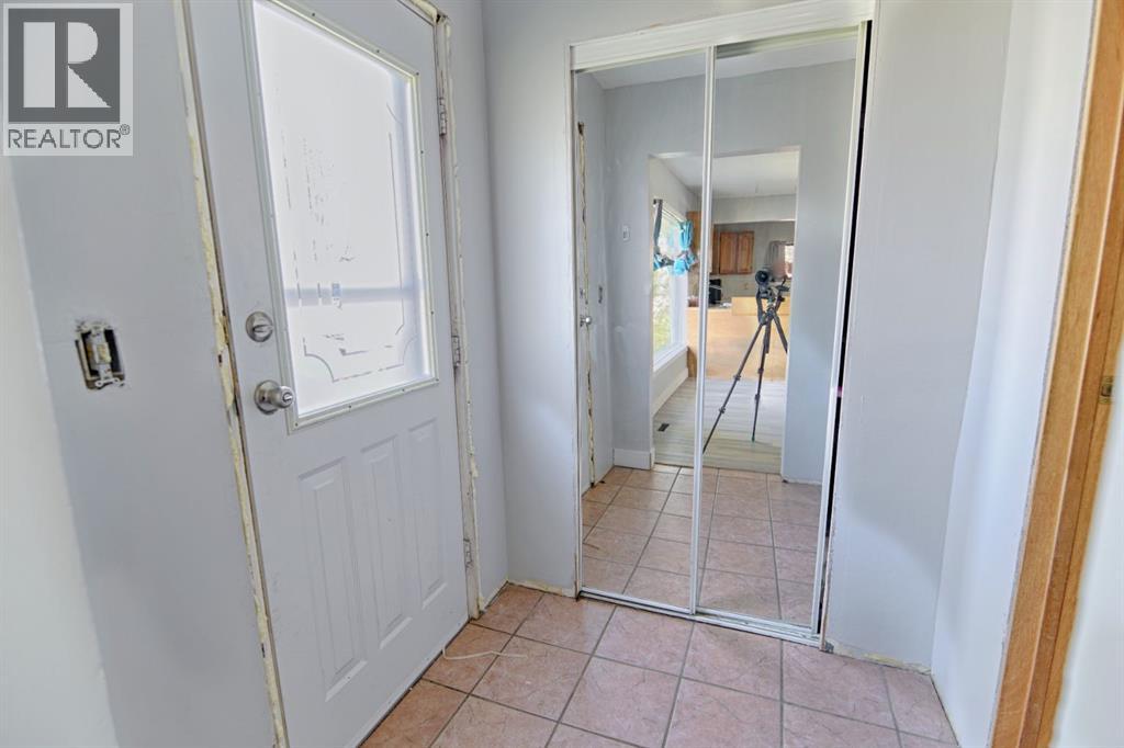 4810 57 ave - 4