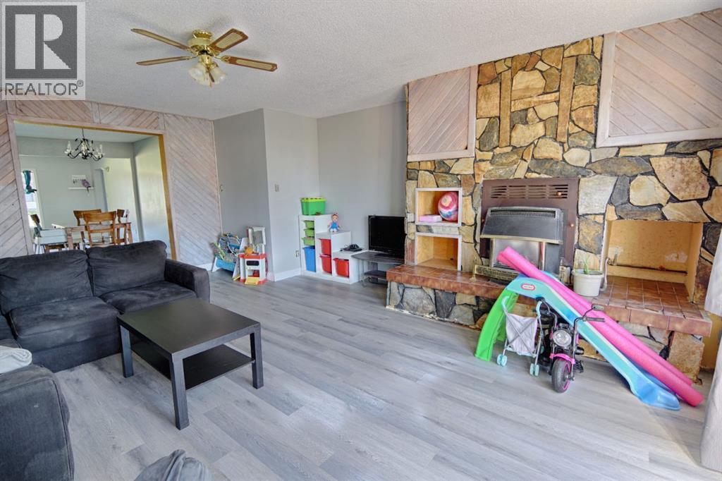 4810 57 ave - 13
