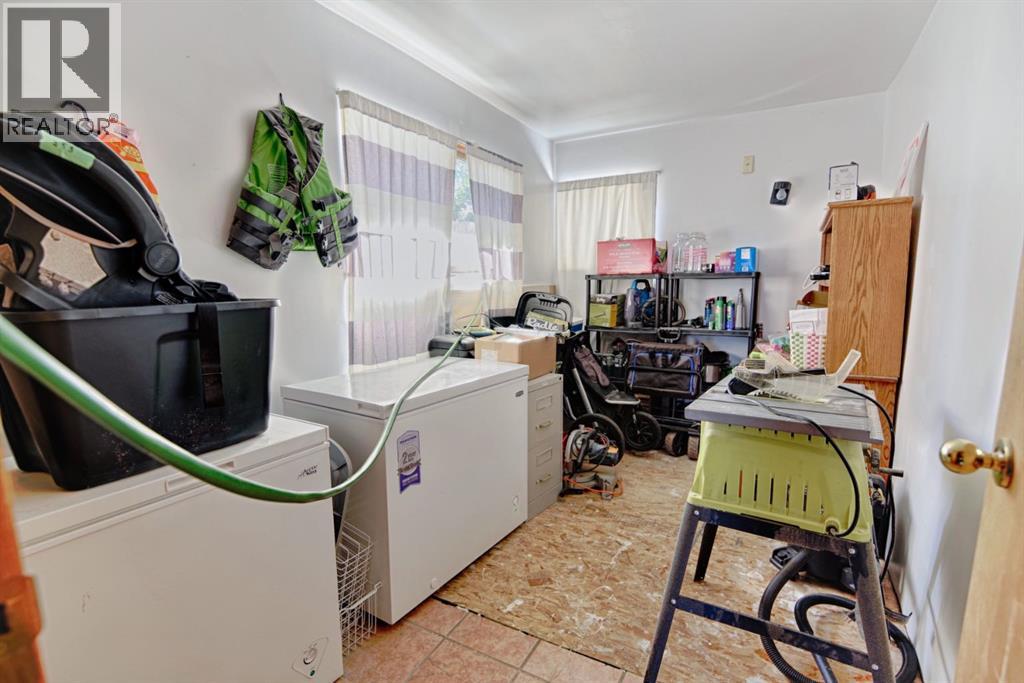 4810 57 ave - 6