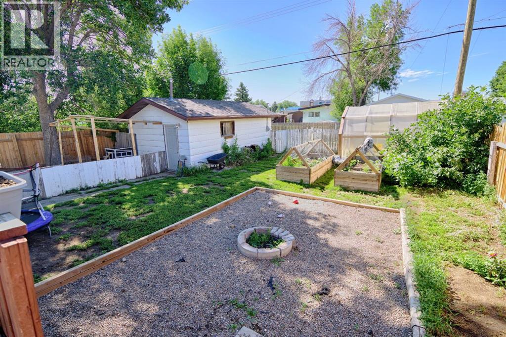 4810 57 ave - 35