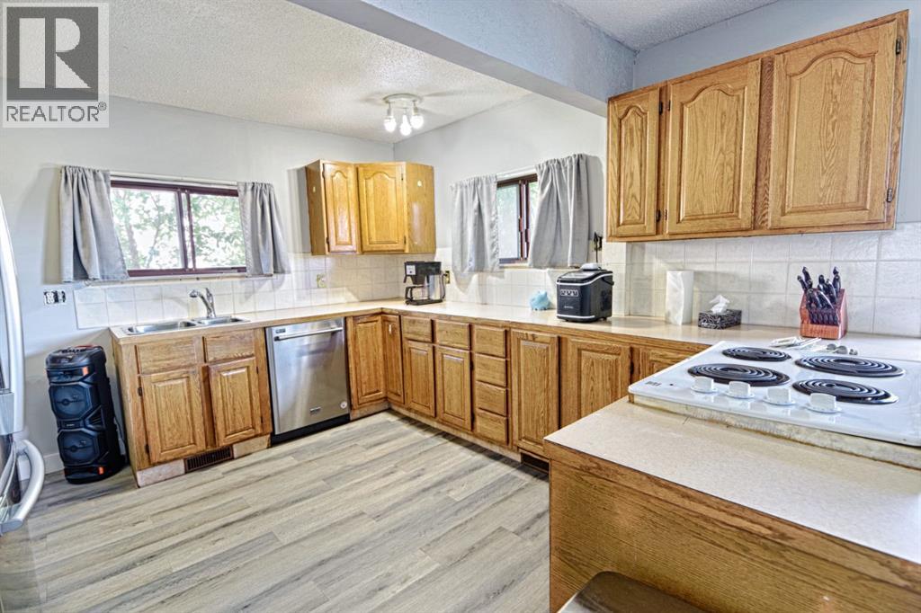 4810 57 ave - 10