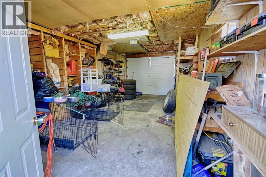 4810 57 ave - 37