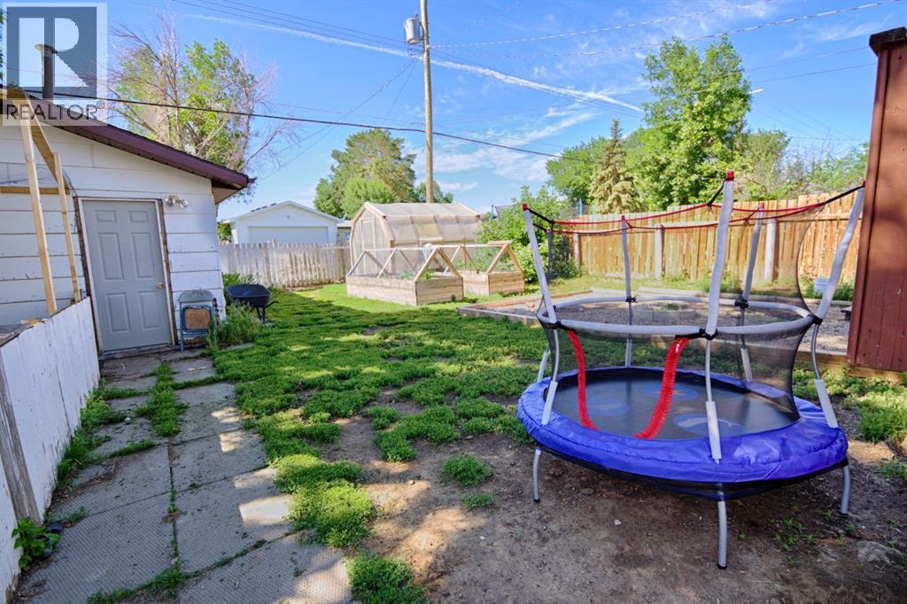4810 57 ave - 31