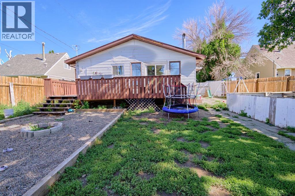 4810 57 ave - 32